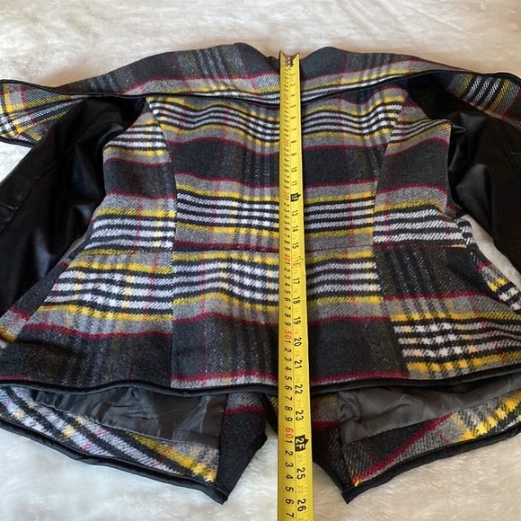 EUC New York YOKI Outerwear Collection Plaid Jacket with Faux Leather Sleeves - Picture 7 of 15